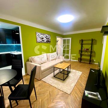 Костянтинівська вул., 36