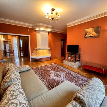 Гетьмана Петра Дорошенка вул. (Жовтнева), 71