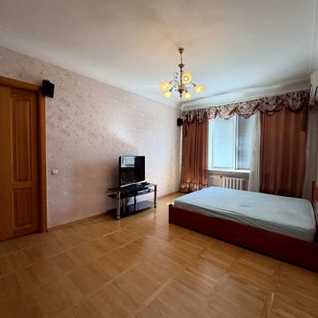 Костя Гордієнка пров., 10