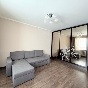 Бориса Грінченка вул., 1