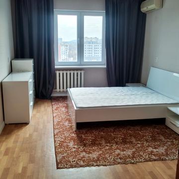 Червоної Калини просп. (Володимира Маяковського), 1-В