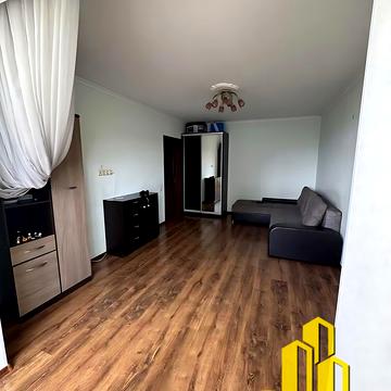 Академіка Єфремова вул. (Командарма Уборевича), 25