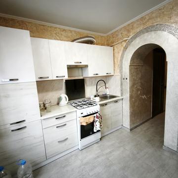 Золотогірська вул., 4