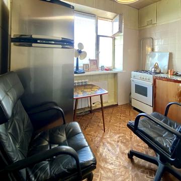 Князя Володимира Великого просп., 77