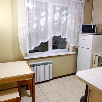 Валентинівська вул., 13