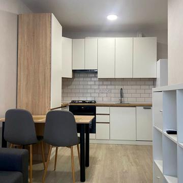 Поліська вул., 11