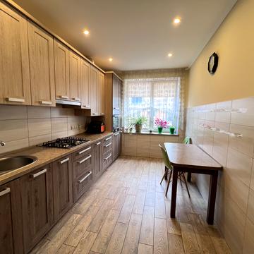 Володимира Мономаха вул., 117