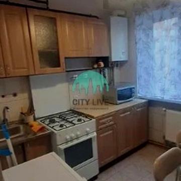 Чорновола вул., 35