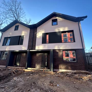 Виговського вул. (Суворова), 2