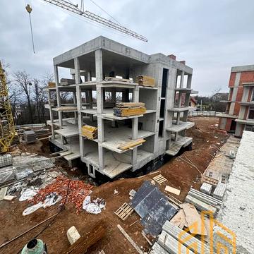 Кримська вул., (Будинок 4)