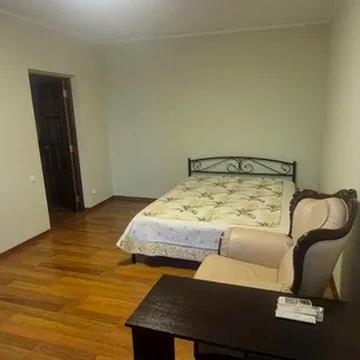 Ревуцького вул., 44