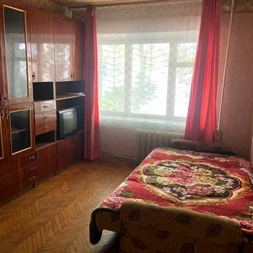 Правобережна вул., 3