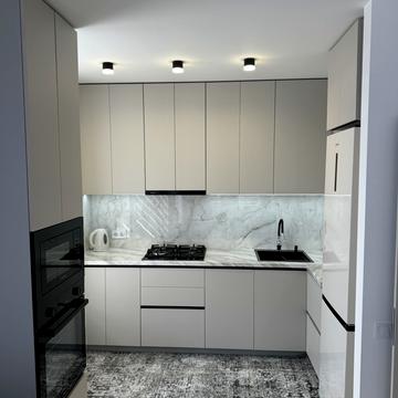 Героїв Майдану вул., 15