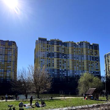 Кадетський Гай вул., 8