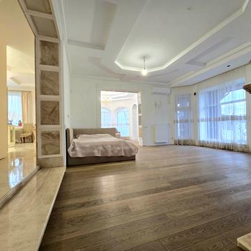 Холодна вул., 112