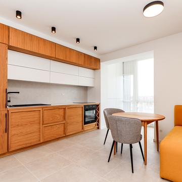 Княгинин вул., (Будинок 8)