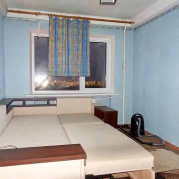 Новонаводницька вул. (Лаврська), 4