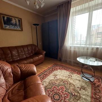 Антоновича вул. (Горького), 94-96