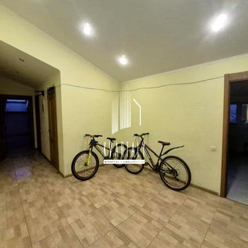 Івана Дяченка вул., 20