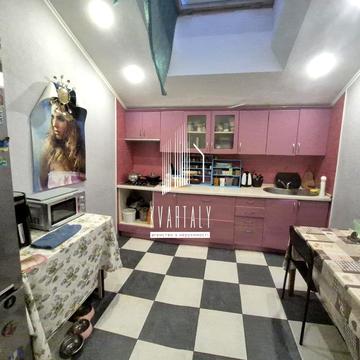 Івана Дяченка вул., 20