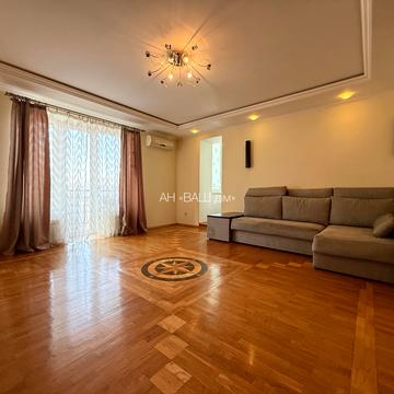 Володимира Великого вул., 9