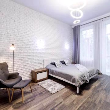 Івана Франка вул., 70