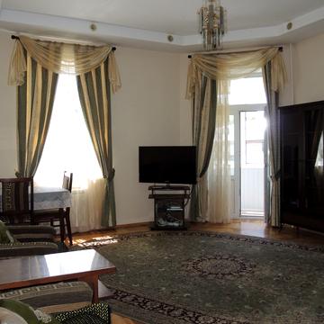 Олександра Кониського вул., 16