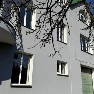 Олександра Козловського вул., 2