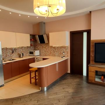 Старонаводницька вул., 6-Б