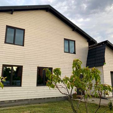 Наталії Кобринської вул., 1В