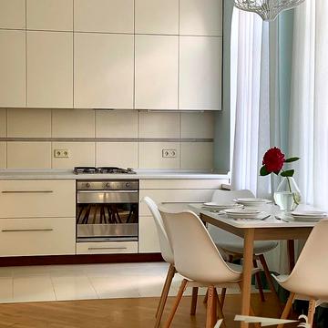 Лютеранська вул., 13