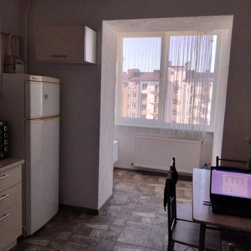 Пасічна вул., 44