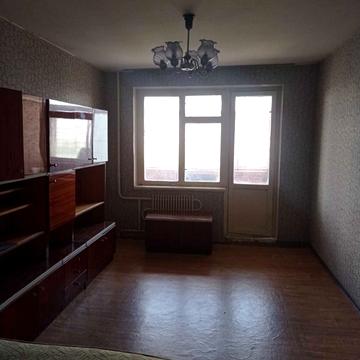 Метробудівська вул., 1