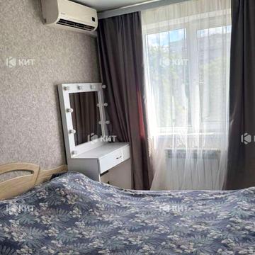 Познанська вул., 11