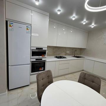 Івана Франка пров., (Будинок 4)