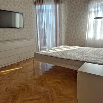 Інститутська вул., 27/6