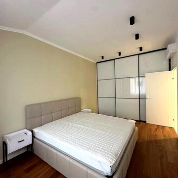 Варшавська вул., 46