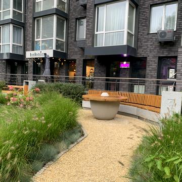 Олега Мудрака вул. (Генерала Наумова), 1-Б