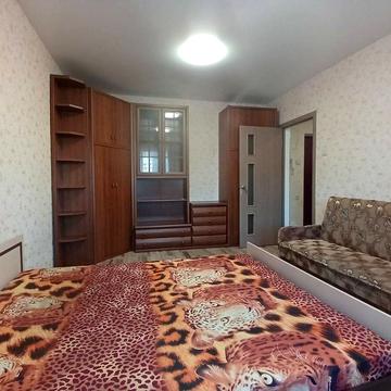 Тростянецька вул., 2