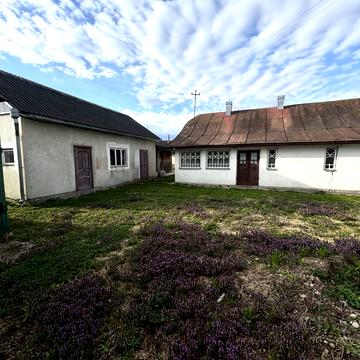 Драгомирчани, Івано-Франківський, Івано-Франківська область 32000.0 USD