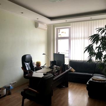 Тараса Шевченка бульв., 11