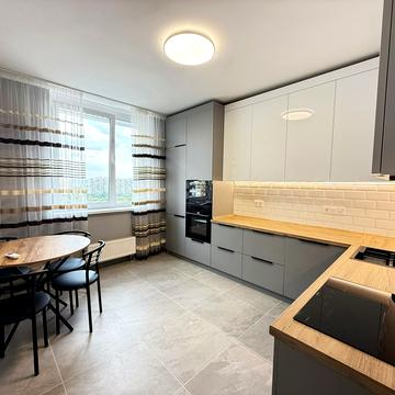 Воскресенська вул., 2-В