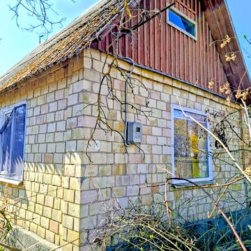 Яблунева вул., 42