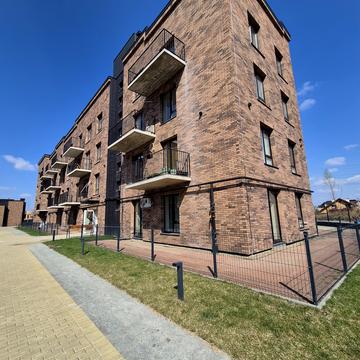 Долішня вул., 9