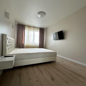 Студентська вул., 34