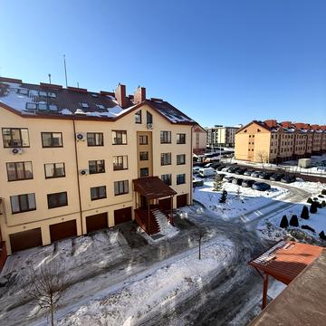 Героїв Крут вул., (Будинок 1)