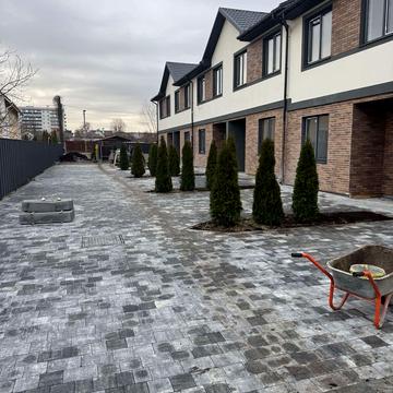 Назарія Яремчука вул., 5