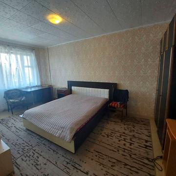 Академіка Корольова вул., 90а