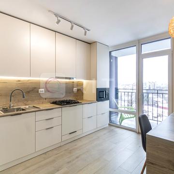 Юліана Пелеша вул., 3