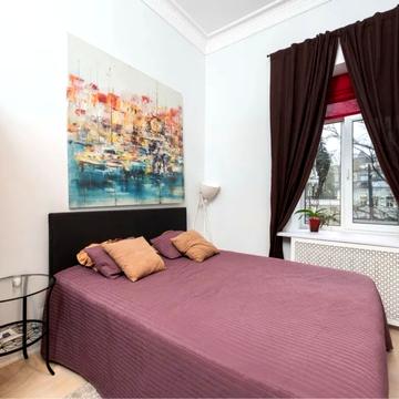 Десятинна вул., 1/3